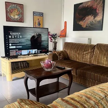 Beautiful And Cozy House-2